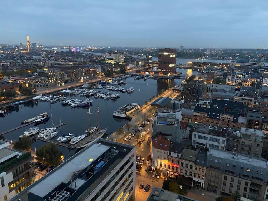 Apartment Uniek - Mooiste En Hoogste Uitzicht Op Antwerpen! - Incl Gratis Parking *