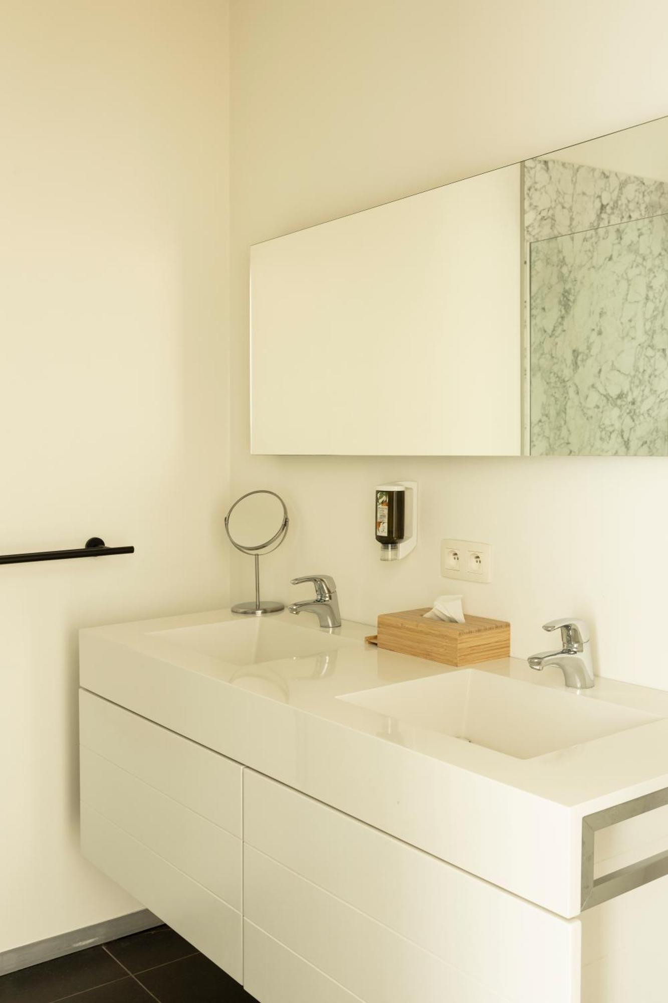 Uniek - Mooiste En Hoogste Uitzicht Op Antwerpen! - Incl Gratis Parking Apartment