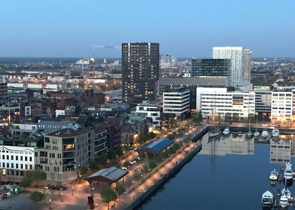 Apartamento Uniek - Mooiste En Hoogste Uitzicht Op Antwerpen! - Incl Gratis Parking
